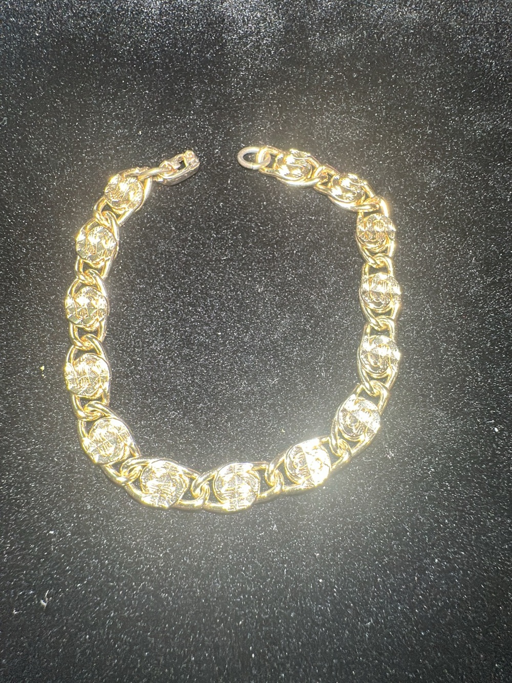 Vintage Sarah Coventry Gold-Tone Women's Chain Bracelet - Elegant Link Design - Picture 4 of 5